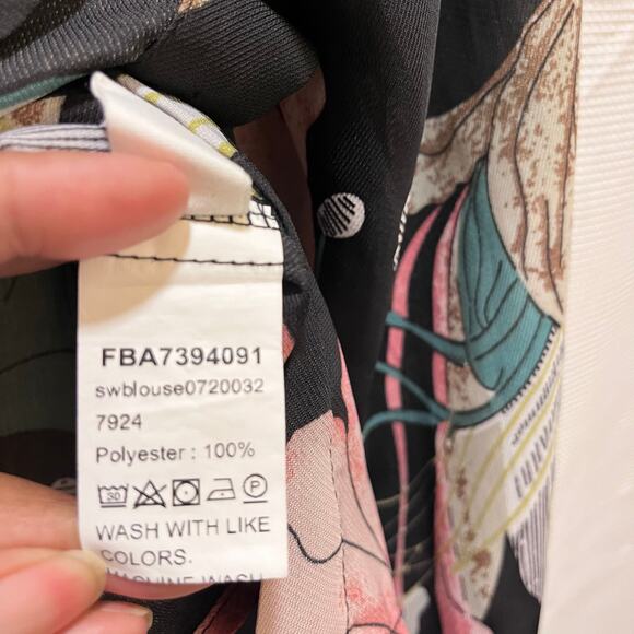 Floral Print Button Down Blouse Small - Picture 8 of 8